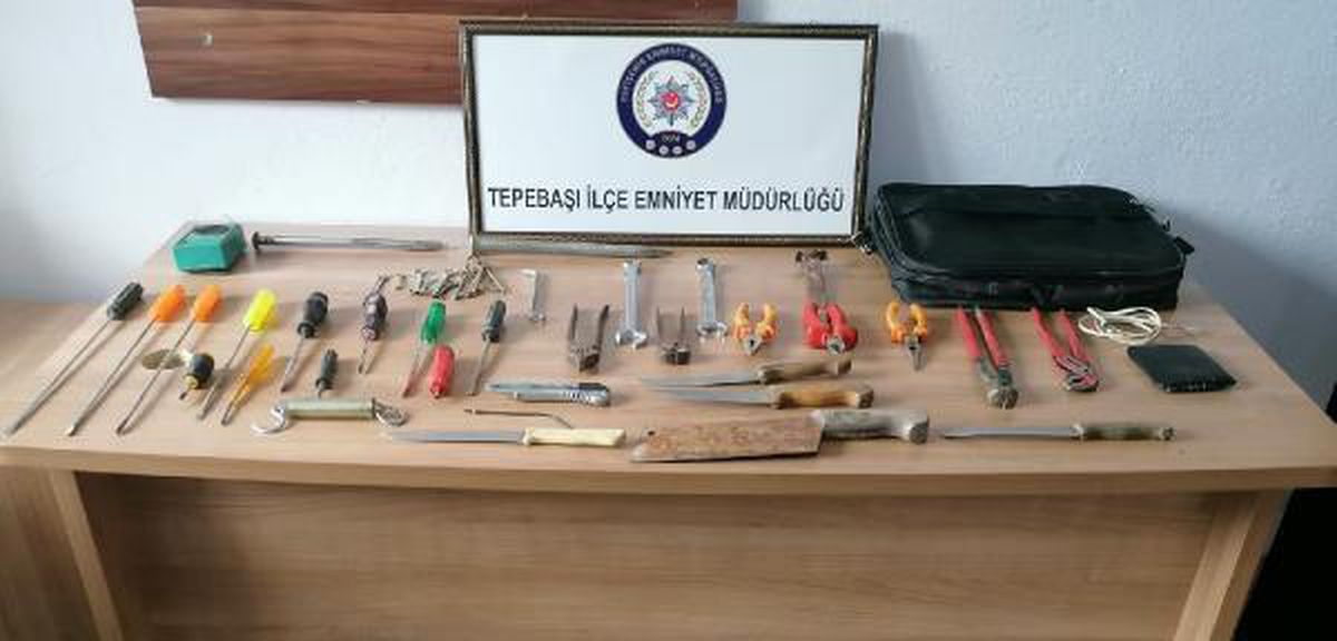 Polise satırla saldırdı, sabıkalı çıktı