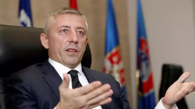 Sırbistan Futbol Federasyonu Başkanı Slavisa Kokeza, mafya ilişkisi iddiaları nedeniyle istifa etti Sırbistan Futbol Federasyonu Başkanı Slavisa Kokeza, mafya ilişkisi iddiaları nedeniyle istifa etti