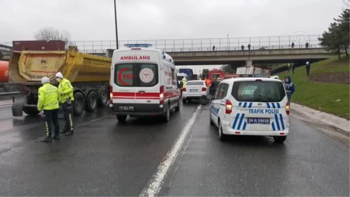 TEM Otoyolu\'ndaki zincirleme trafik kazasında 4 kişi yaralandı