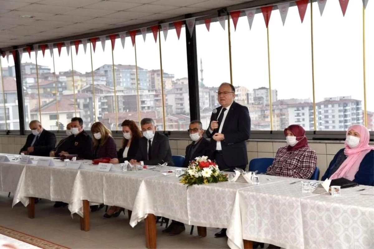 Vali Tutulmaz Huzurevinde yaşlılar ile bir araya geldi