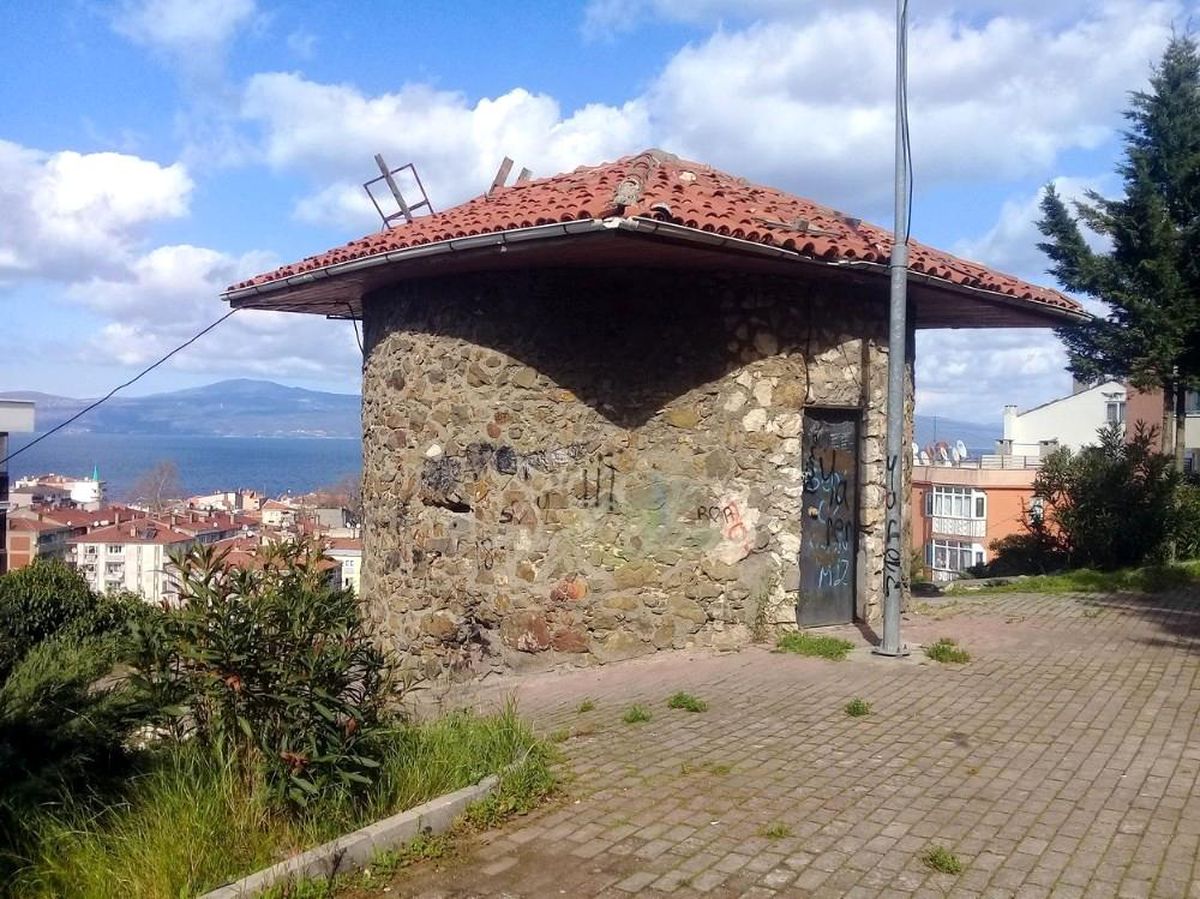 Yel değirmeni eski günlerini özlüyor