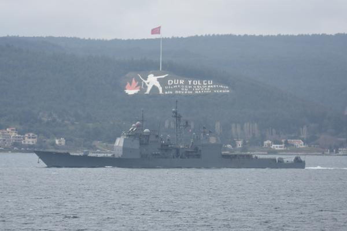 Son Dakika | ABD savaş gemisi \'USS Monterey\', Çanakkale Boğazı\'ndan geçti