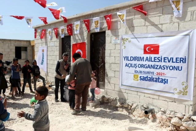 AK Parti İzmir milletvekili Binali Yıldırım'dan İdlibli mültecilere ev desteği