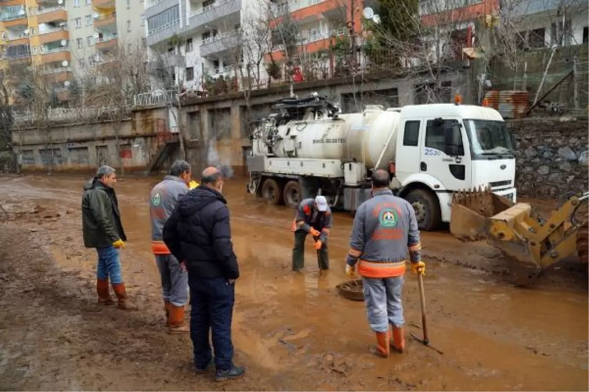 Bingöl\'de sel; evler su altında kaldı (3)