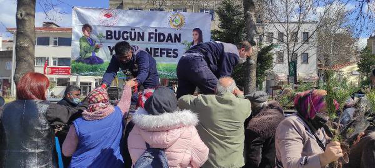 Çanakkale\'de \'Orman Haftası\' kapsamında 3 bin fidan dağıtıldı