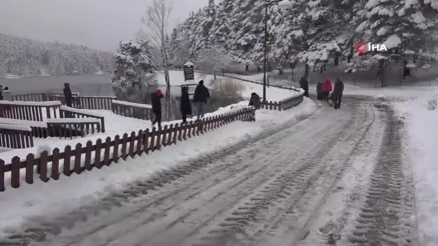 Gölcük Tabiat Parkı'nda beyaz örtüyle kaplandı