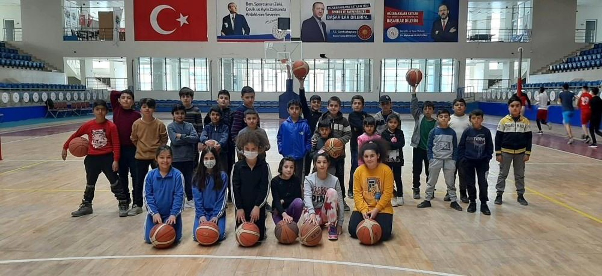 Hakkari Belediyesinin kurslarına büyük ilgi