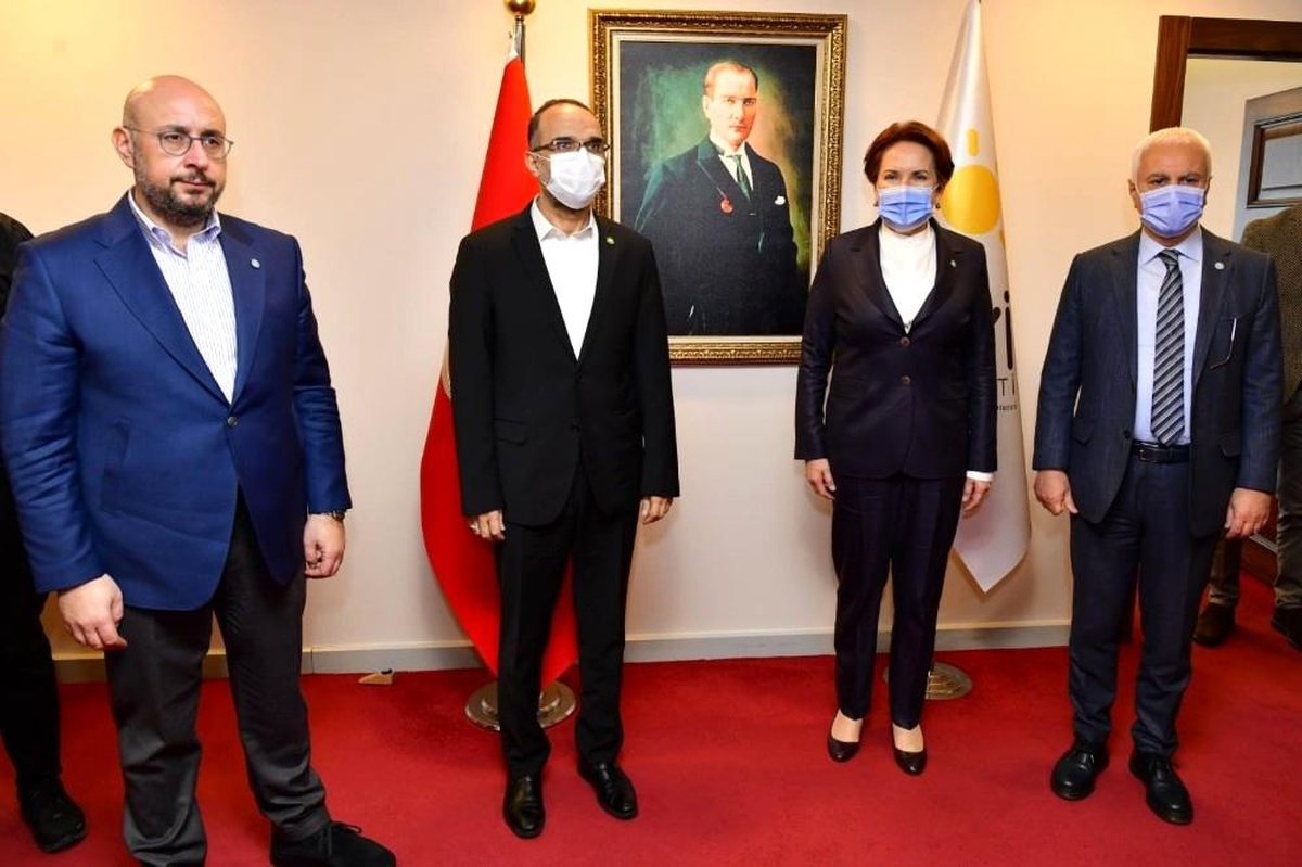 İYİ Parti lideri Akşener, Yunan Büyükelçi Diamessis\'i ağırladı