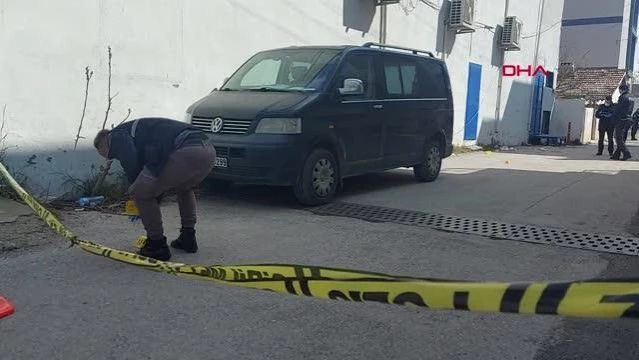 İzmir'de tabancalı kavga 1'i ağır 2 yaralı