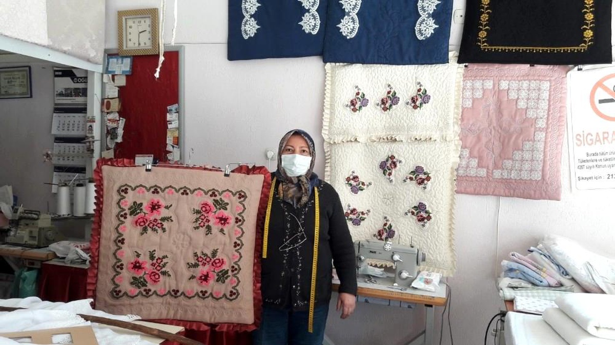 Kanaviçeyi geleceğe taşımak için ilmek ilmek işliyorlar