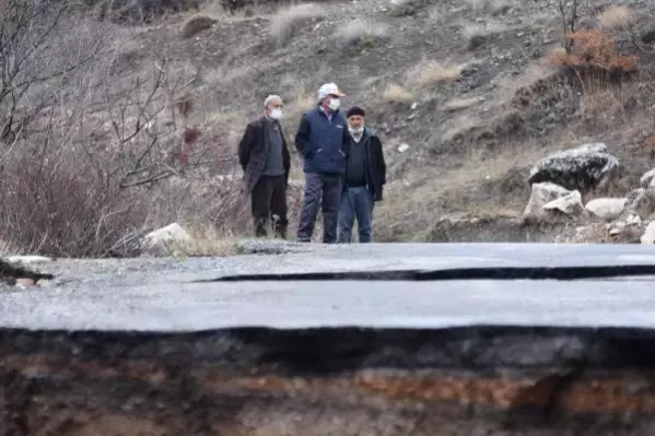 Konya'da heyelan ve taşkın; yol çöktü, araziler su altında kaldı