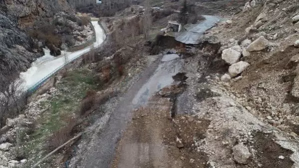 Konya'da heyelan ve taşkın; yol çöktü, araziler su altında kaldı