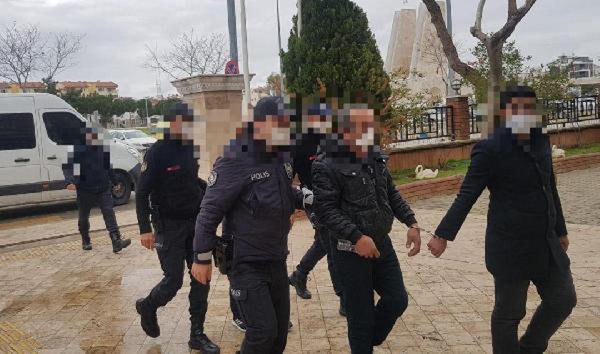 Kopya kredi kartıyla dolandırıcılığa 2 tutuklama