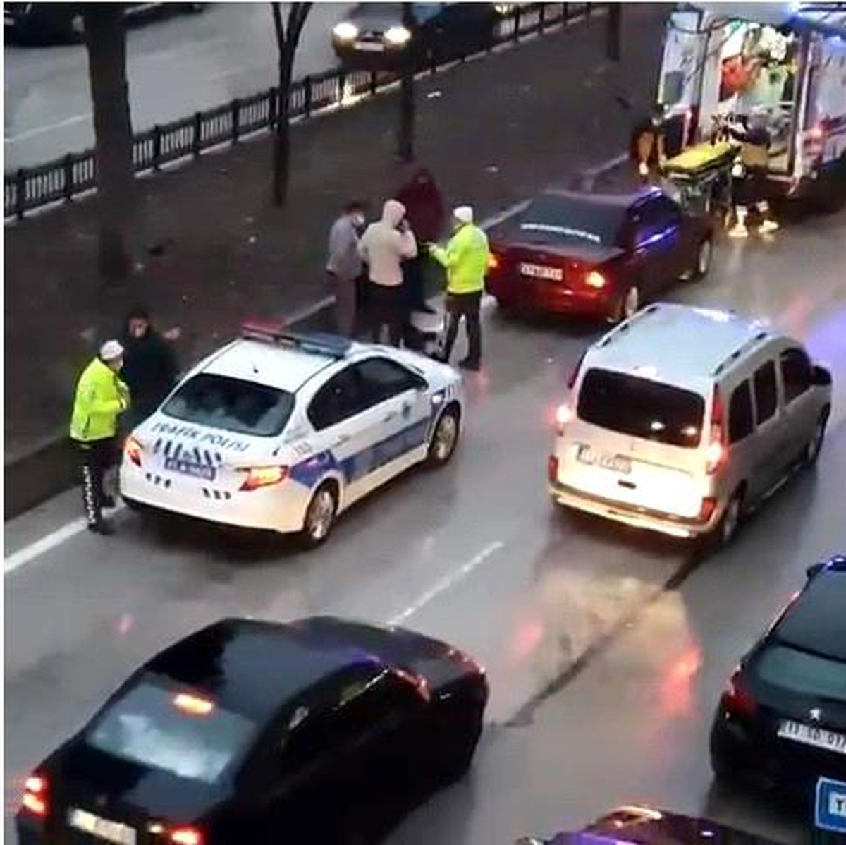 Otomobil ile motosiklet çarpıştı, 1 kişi yaralandı