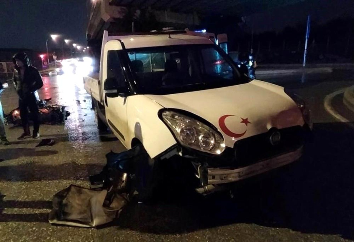 Samsun\'da motosiklet kamyonet ile çarpıştı: 1 yaralı