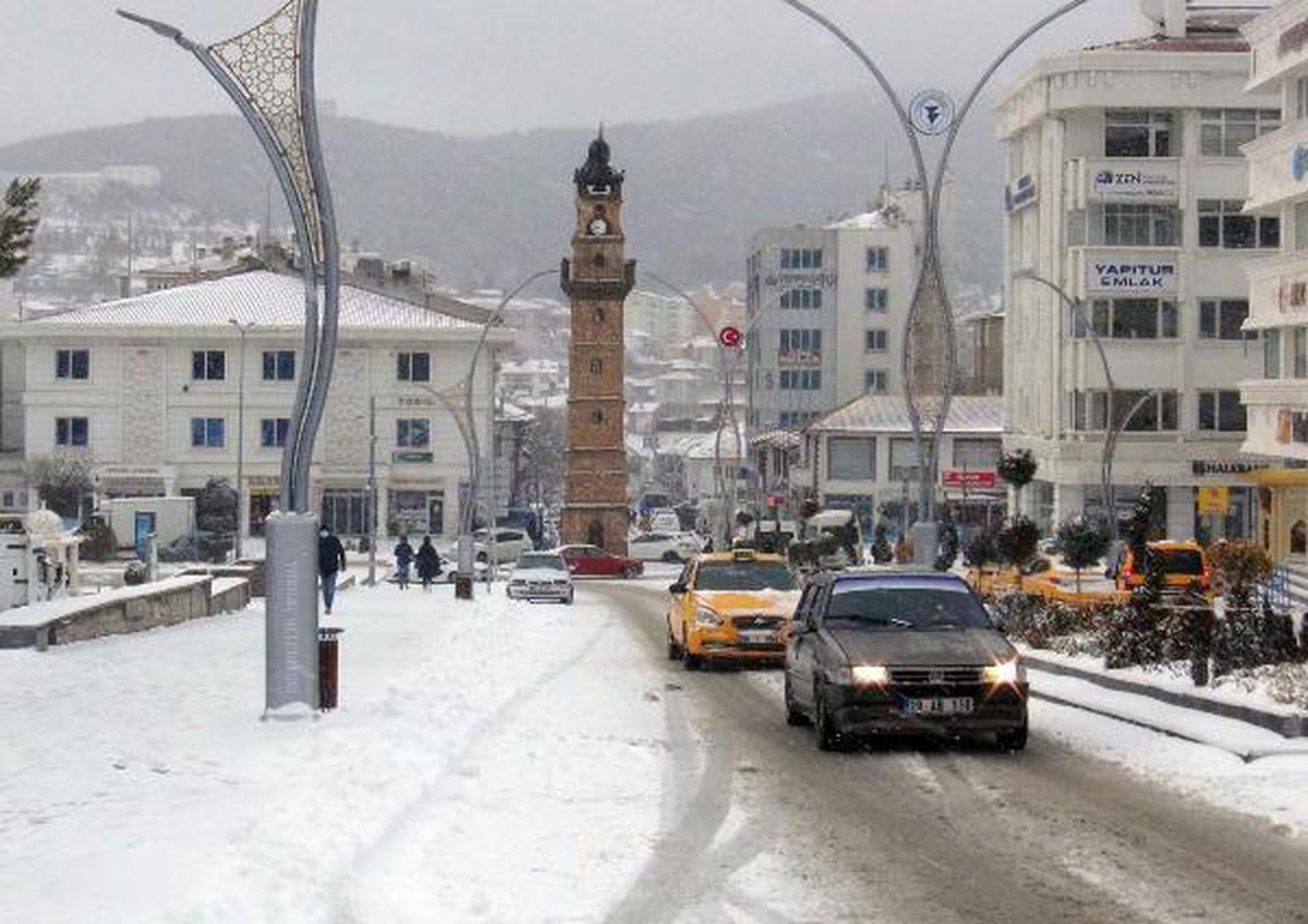 Yozgat\'ta kar etkili oldu