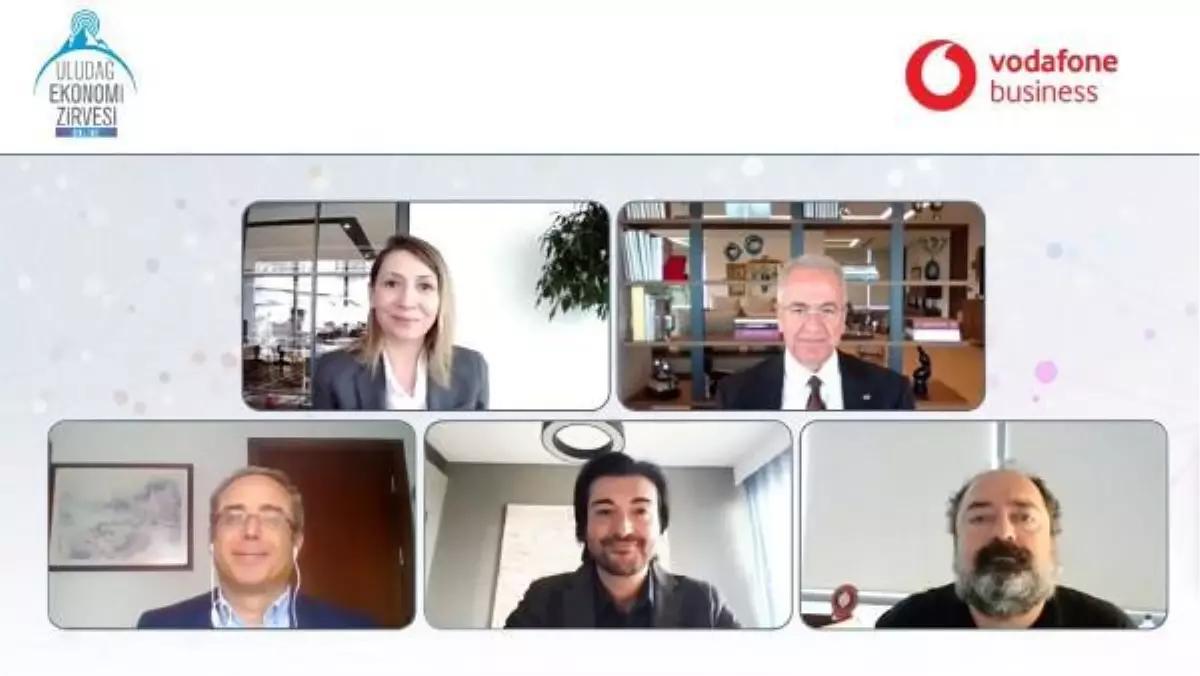 (DÜZELTME) Uludağ Ekonomi Zirvesi\'nde dijitalleşmenin şirketlere etkisi konuşuldu