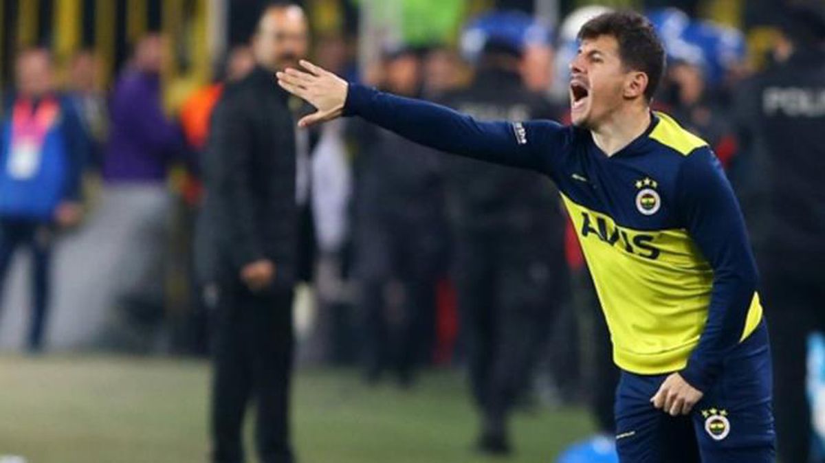 Emre Belözoğlu'nun lisansı kulübede olmasına yetiyor mu? Merak edilen soru yanıt buldu