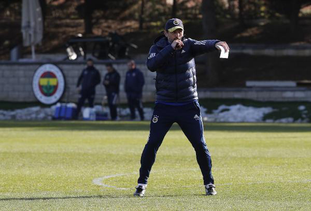 Erol Bulut, Fenerbahçe\'de 34 maçta görev aldı