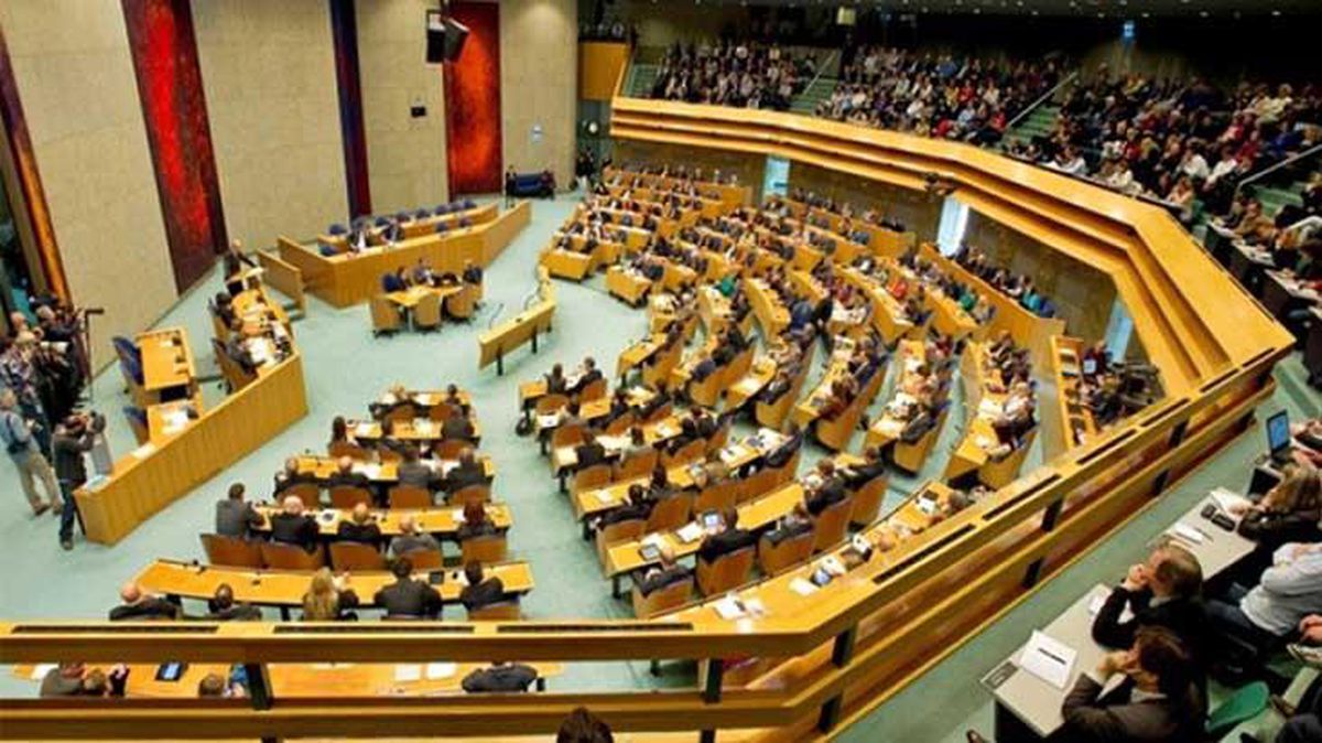 Hollanda Parlamentosu, bomba tehdidi nedeniyle boşaltıldı