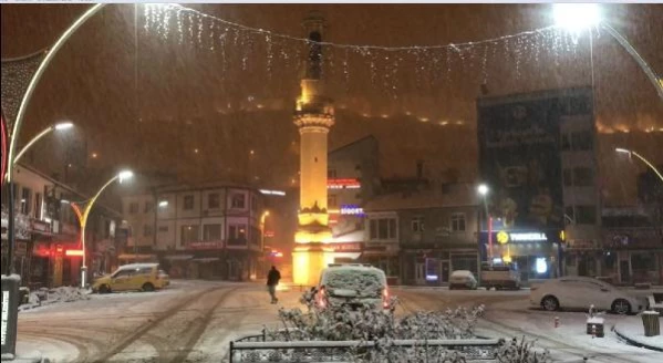 TRABZON Karadeniz'de kar nedeniyle 71 köy yolu kapandı