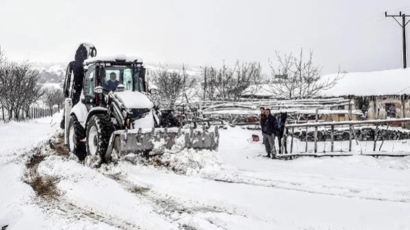 TRABZON Karadeniz'de kar nedeniyle 71 köy yolu kapandı