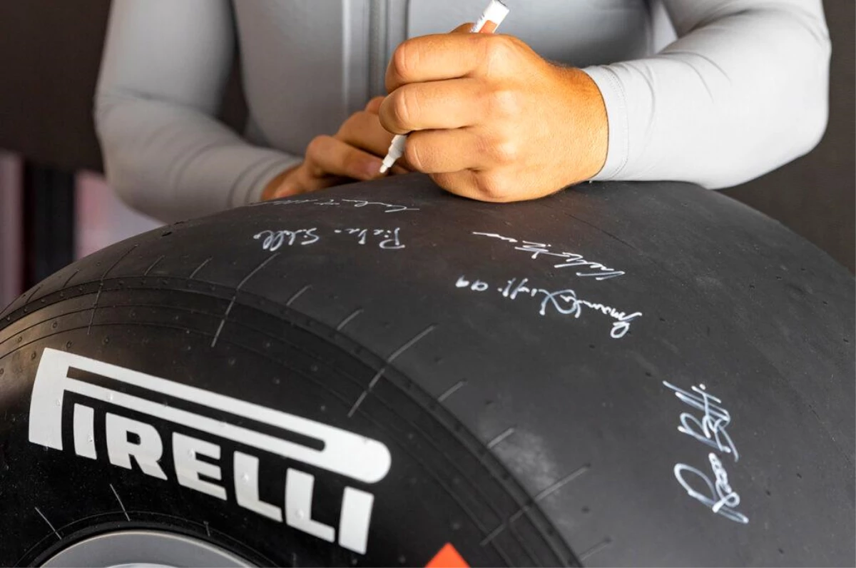 Luna Rossa Takımı\'nın imzaladığı F1 lastiği açık artırmada!