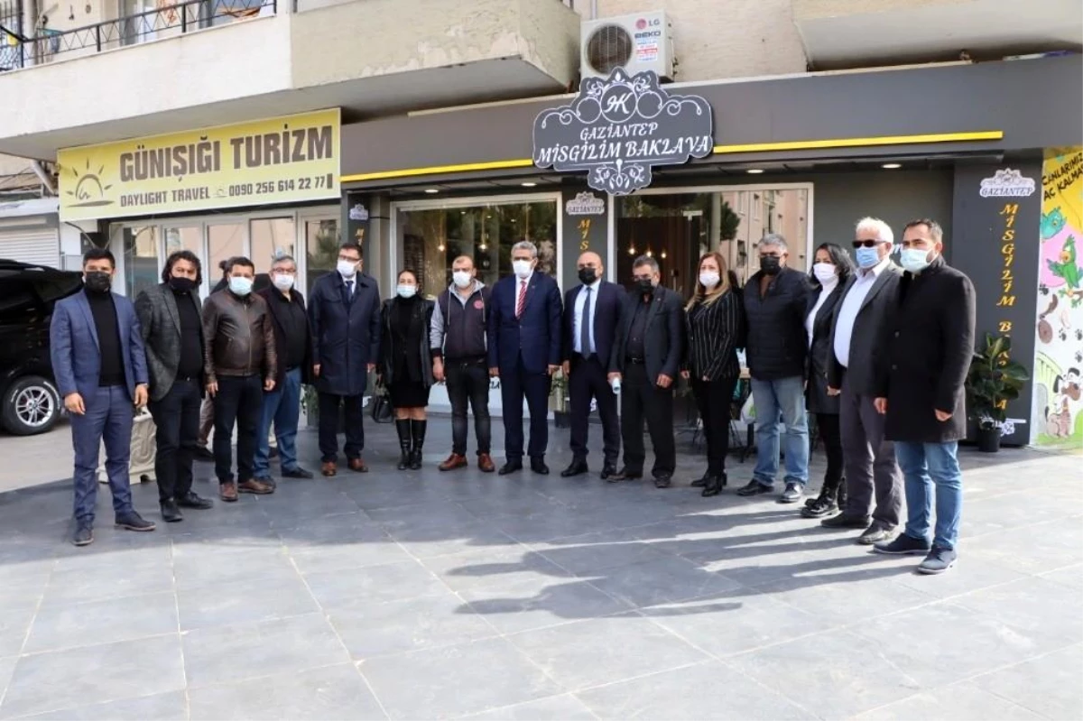 MHP Aydın İl Başkanı Alıcık, Kuşadası\'nda vatandaşlarla buluştu