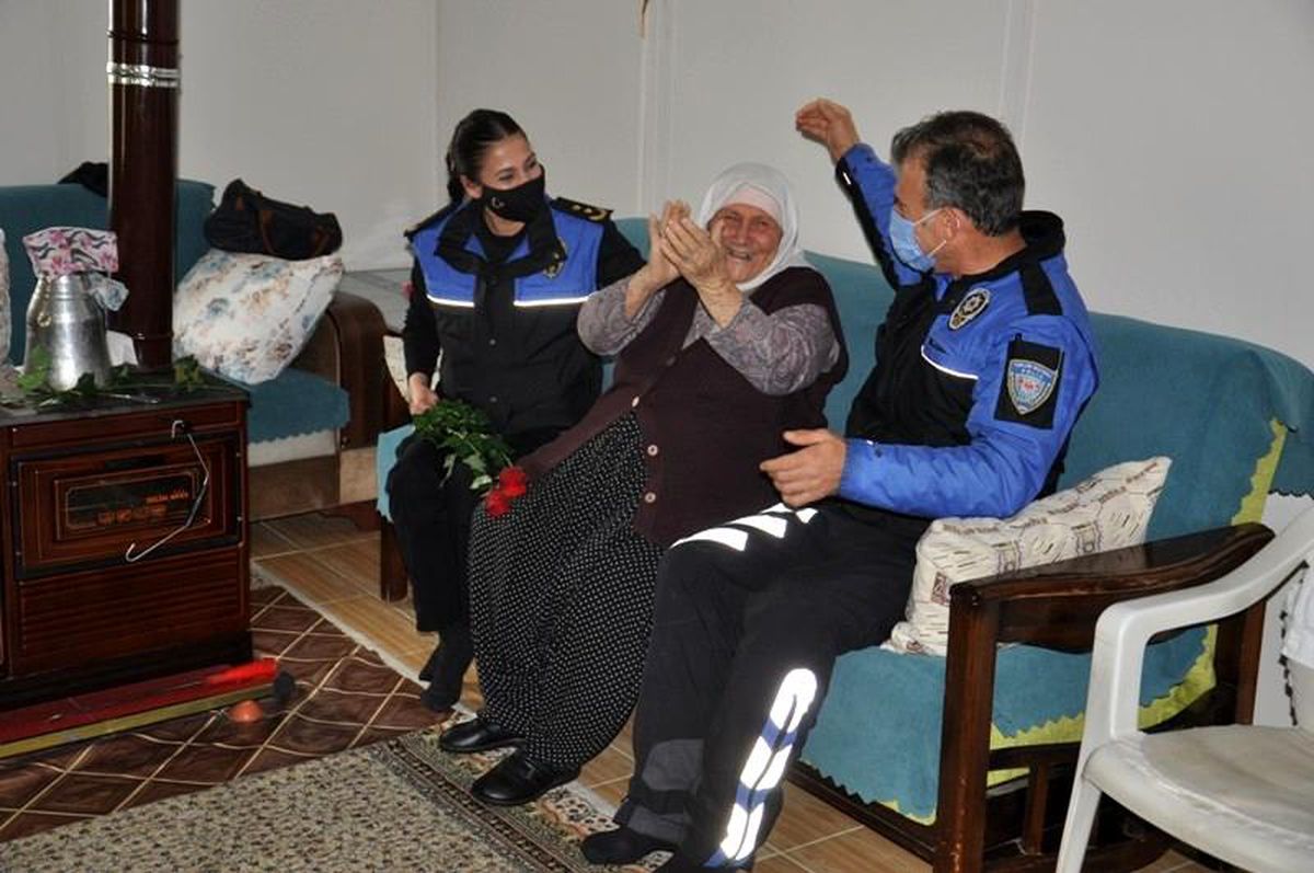 Polisler yaşlıları unutmadı