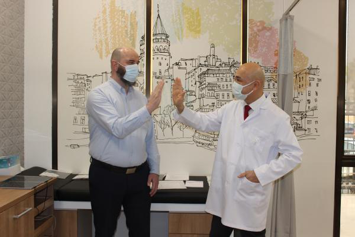 Rusya\'dan tedavi için Türkiye\'ye gelen diş hekimi sağlığına kavuşarak ülkesine döndü