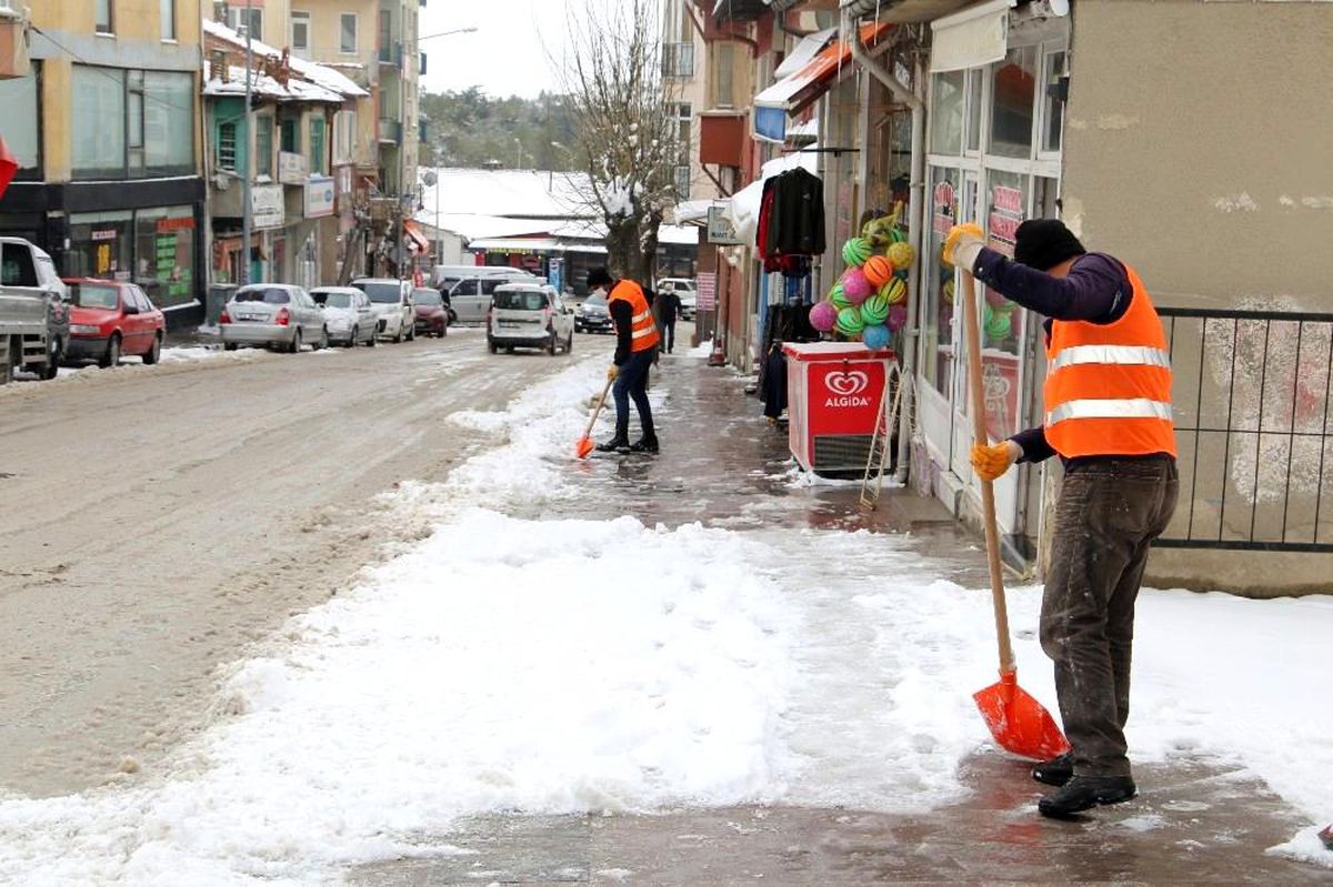 Sivrihisar\'da karla mücadele çalışmaları