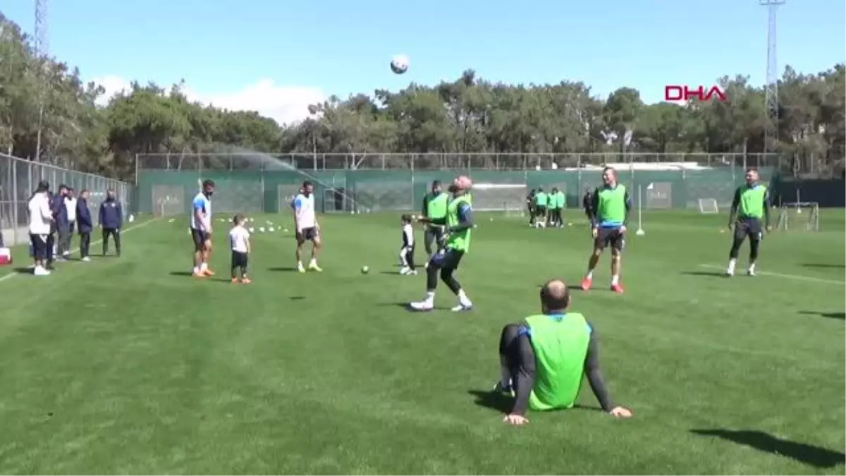 SPOR Çaykur Rizespor, Antalya\'da kampa girdi