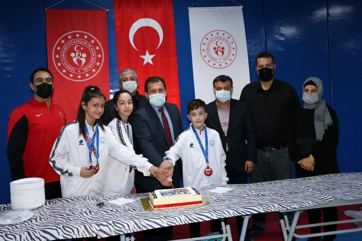Taekwondocuların zafer kutlaması