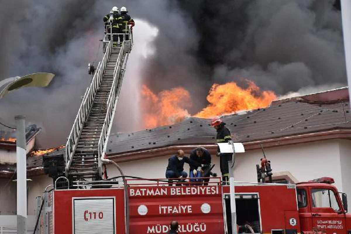 TPAO Batman Bölge Müdürlüğü\'nde yangın (2)