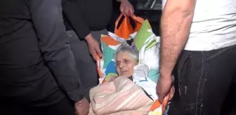 Yangında can pazarı...86 yaşındaki felçli kadın son anda kurtarıldı
