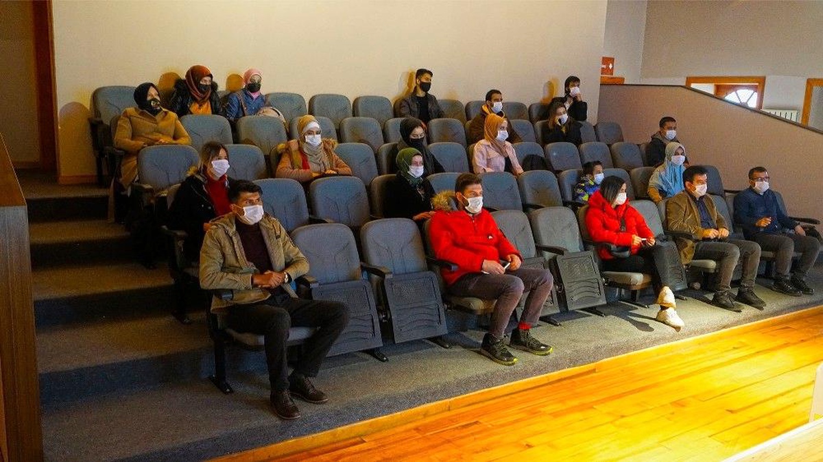 Yeni güzel adamlar bu akademiden çıkacak