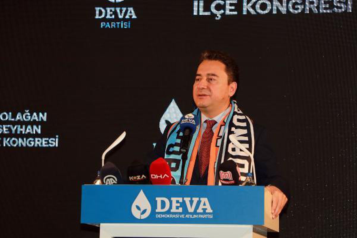 Ali Babacan, partisinin ilçe kongresine katıldı