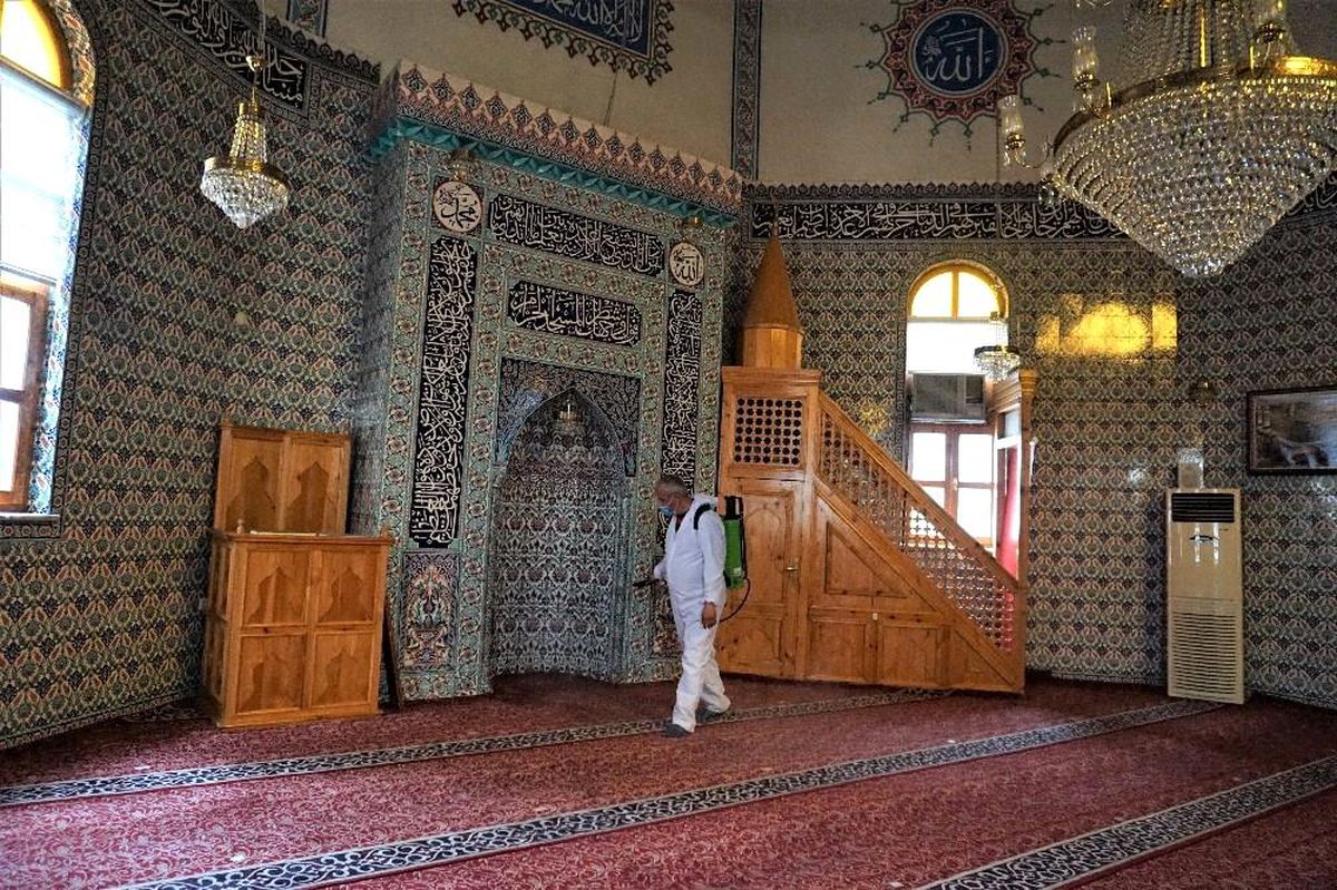 Ankara\'da ibadethane dezenfekte işlemleri devam ediyor