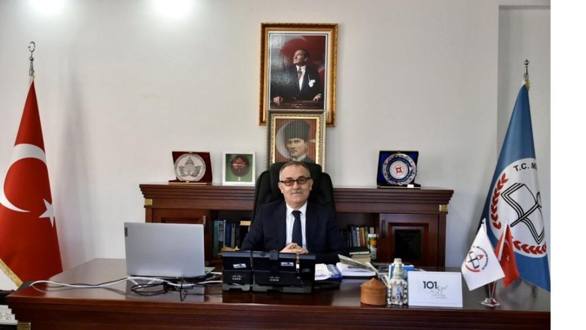 Bilecik İl Milli Eğitim Müdürü Akyol: "Öğretmenlerin de yer aldığı meslek gruplarının töhmet altında bırakılmasını kınıyoruz"