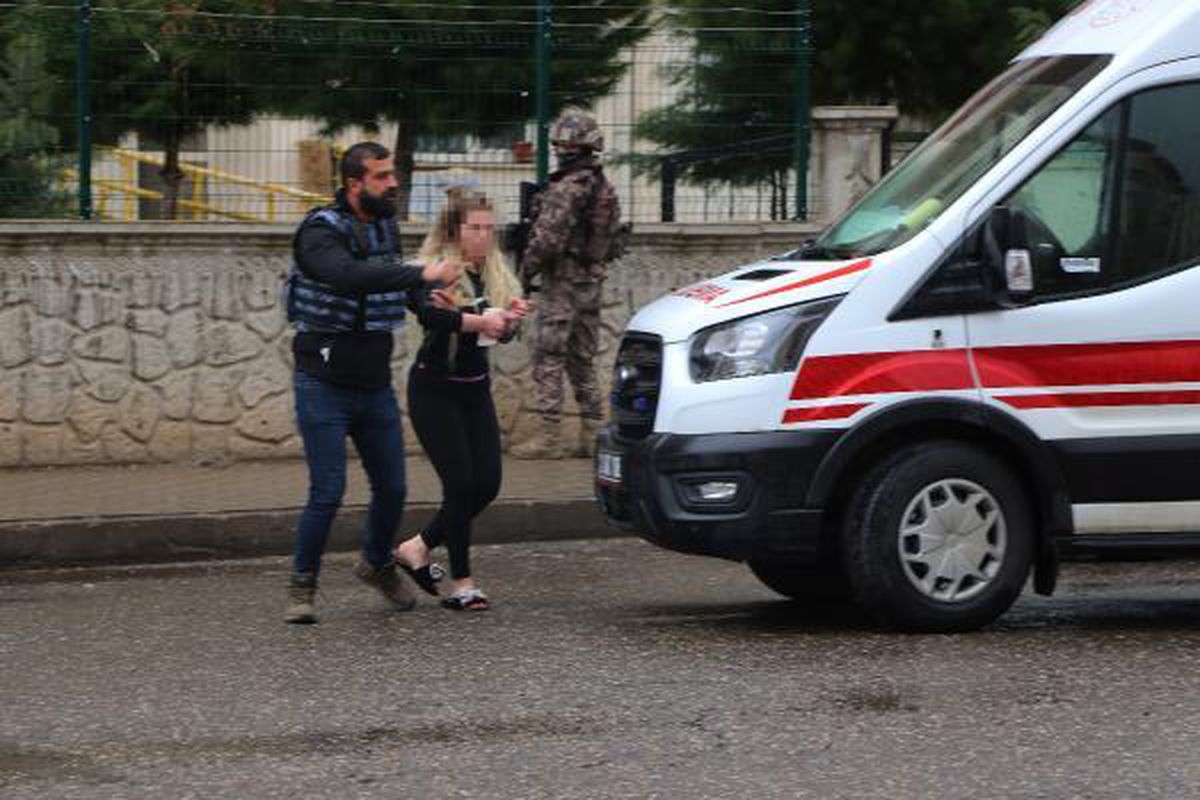 Diyarbakır\'da evde sevgili çatışması: 3 yaralı - Yeniden