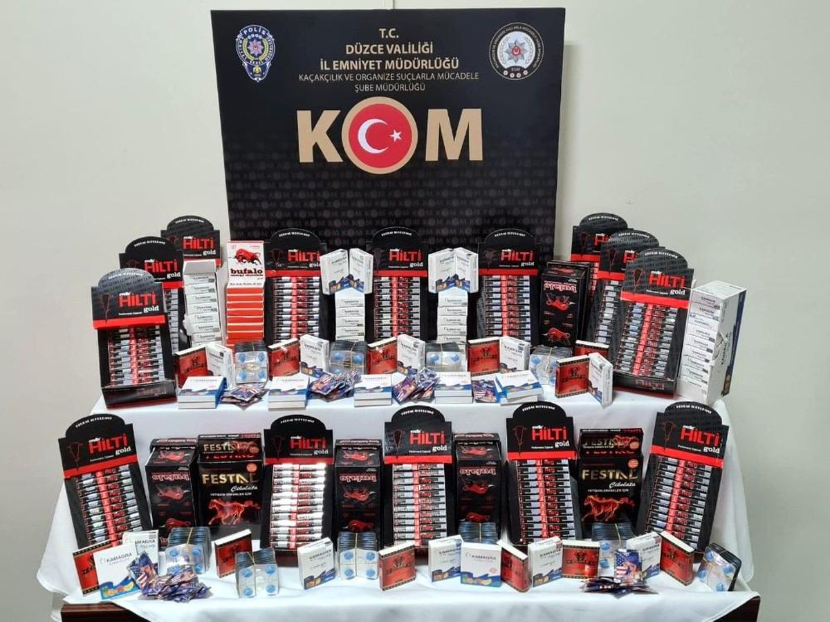 Son dakika haber... Durdurulan araçtan cinsel içerikli haplar çıktı