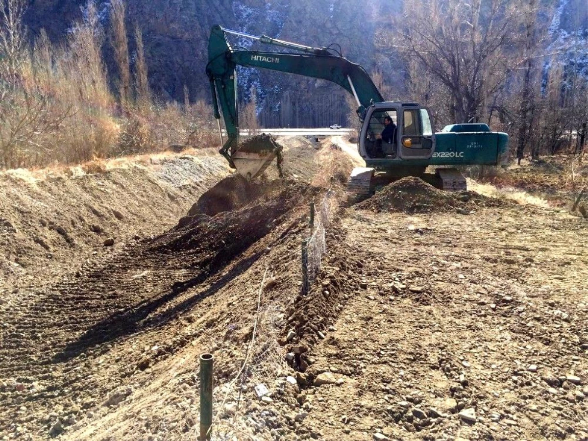 Erzurum\'da taşkın riskini azaltacak dere ıslah çalışmaları devam ediyor