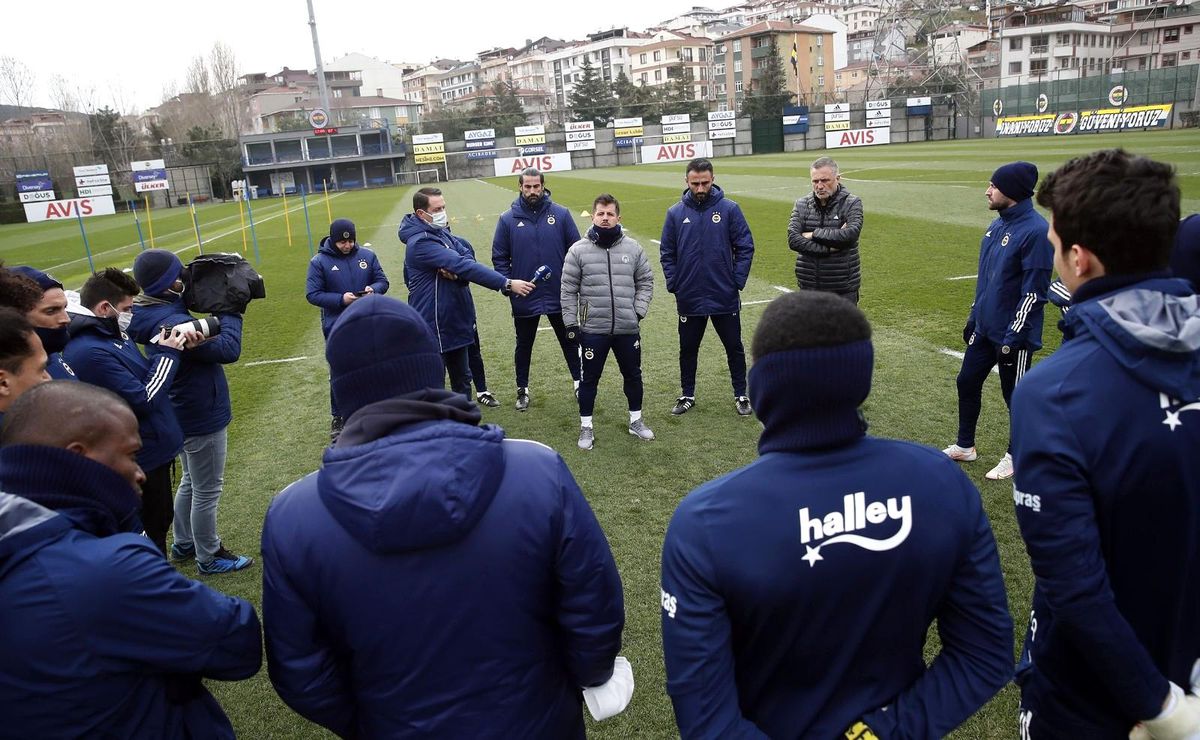 Fenerbahçe\'de Emre Belözoğlu ilk antrenmanına çıktı