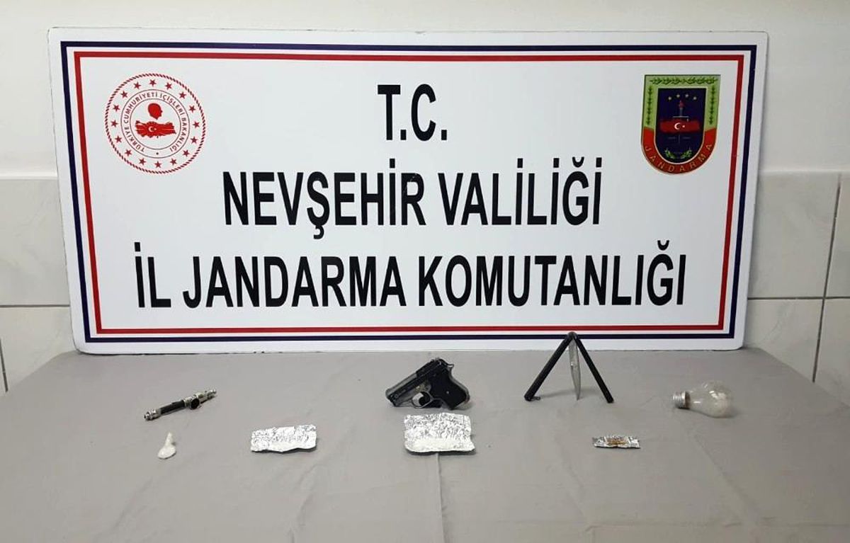Son dakika haberi... Gülşehir\'de uyuşturucudan 4 kişi yakalandı