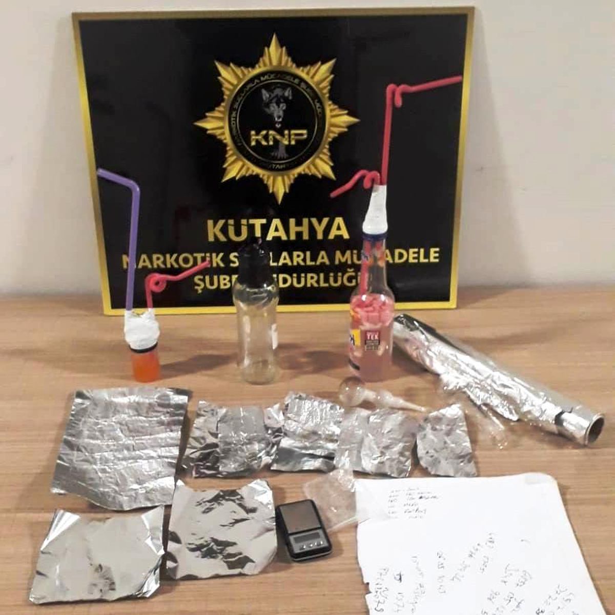 Son dakika haberi! Kütahya\'da 4 bin 100 adet içi kıyılmış tütünle doldurulmuş makaron ele geçirildi