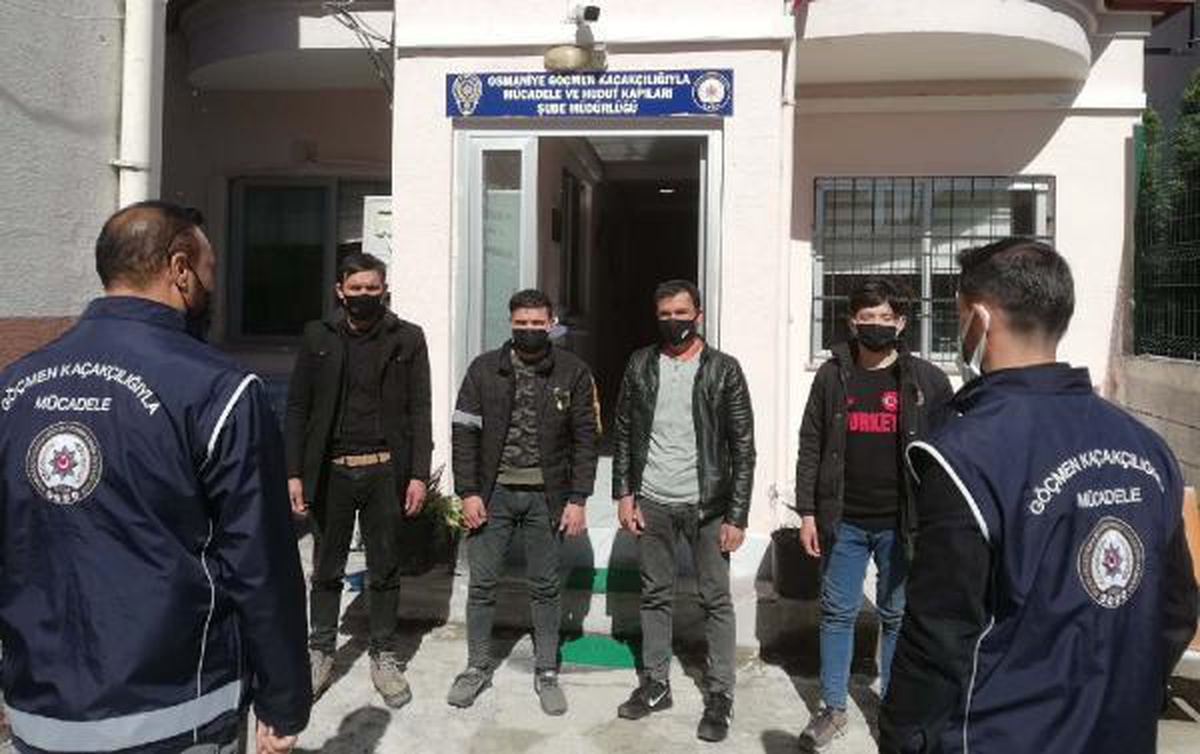 Osmaniye\'de Afganistan uyruklu 4 kaçak göçmen yakalandı