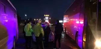 Şehirlerarası otobüste maske tartışması...Yolcu muavinin boğazını sıktı