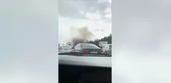 Seyir halindeki otomobil yandı