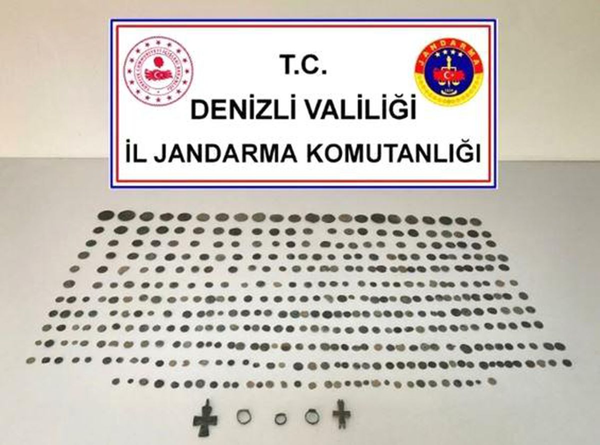 Son dakika haberleri | Şüphe üzerine durdurulan araçtan onlarca tarihi eser çıktı