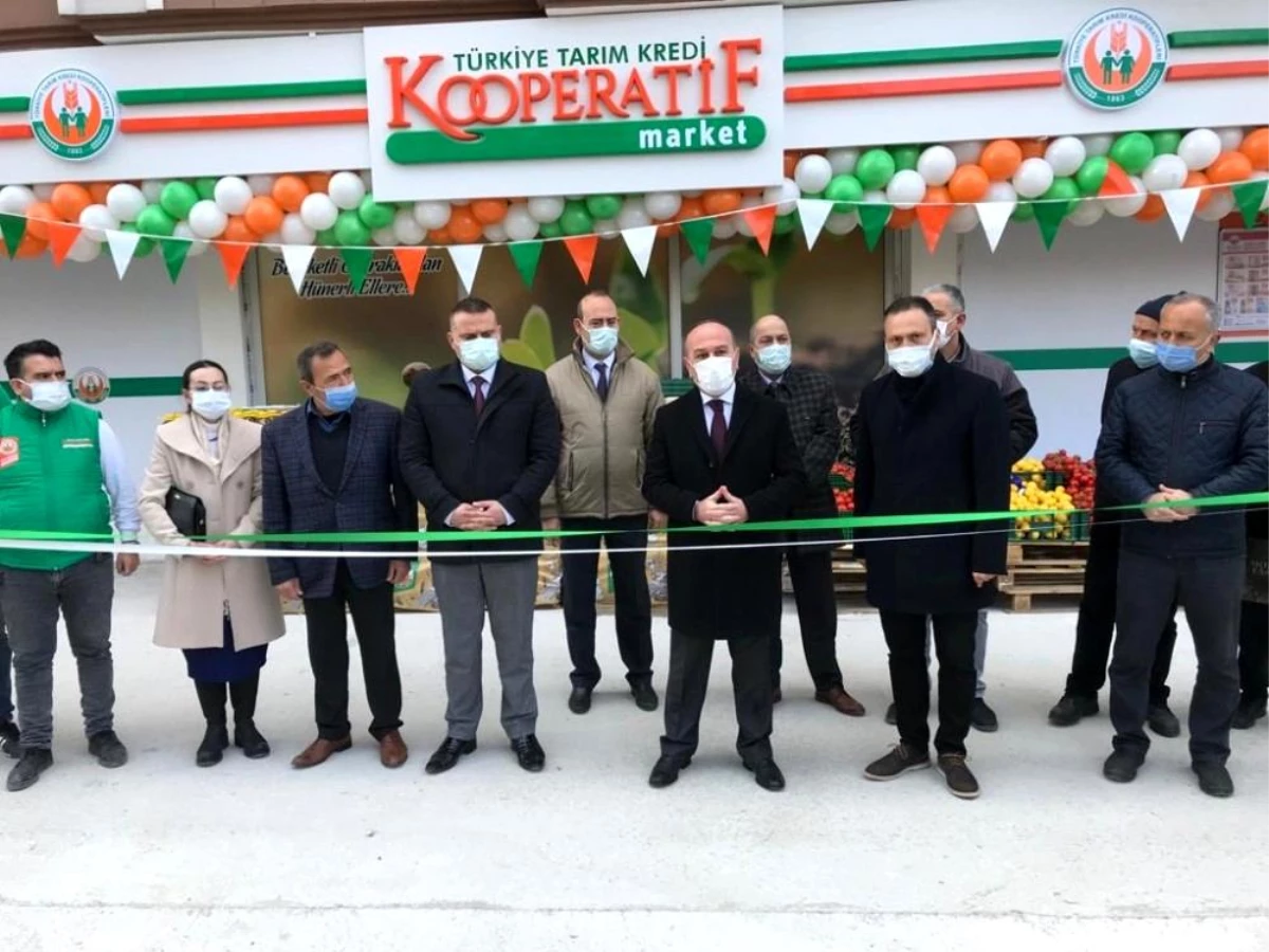 Tarım Kredi Kooperatif Market\'in 200\'üncü şubesi Bergama\'da açıldı